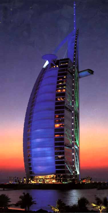 Burj AL Arab o zachodzie Soca
